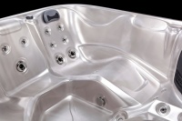 Гидромассажный СПА бассейн Sunrans SR812B